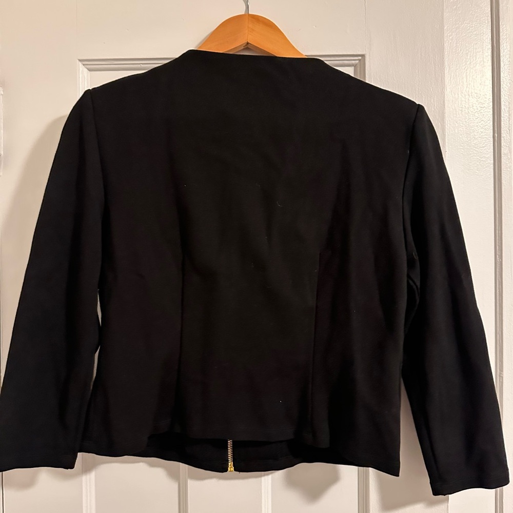 Woman’s Blazer - Picture 6 of 7